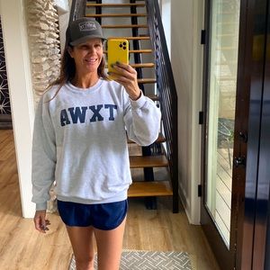 TXWA size M unisex grey sweatshirt